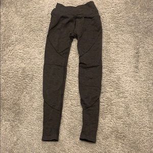 Alphalete Revival Leggings in Charcoal